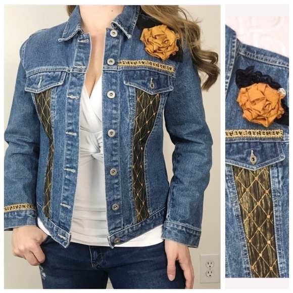 VINTAGE GLORIA VANDERBILT Jean Jacket Small Rosette Embroidered - Picture 1 of 6